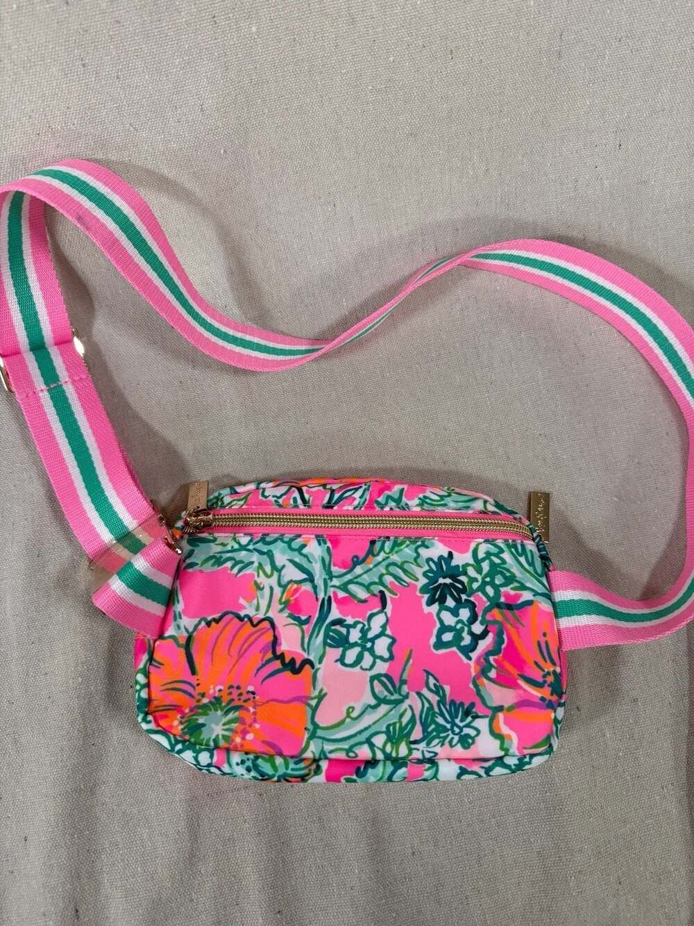 Lilly Pulitzer Floral Crossbody Bag - Picture 2 of 3